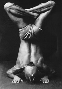 Posture de yoga par S.T. Krishnamacharya